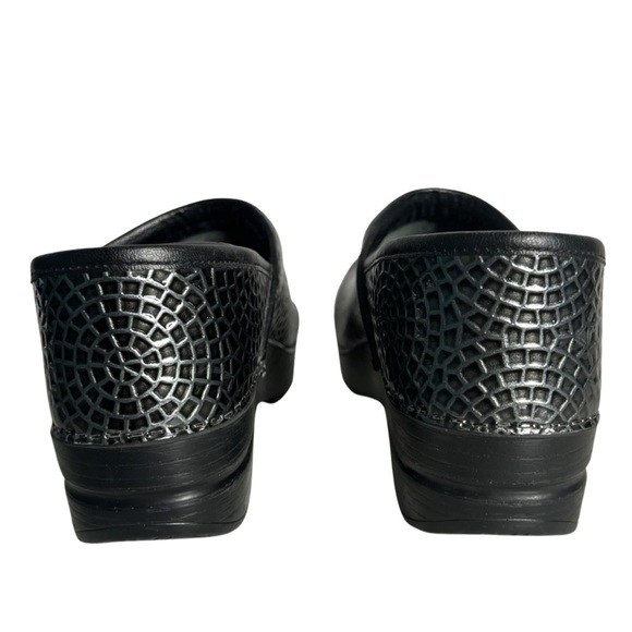 Dansko Mosaic Women’s Black Gray Patent Leather Slip On Clogs Shoes Size 8.5-9 - Picture 8 of 11